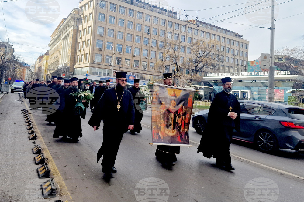 Патриарх Даниил - света литургия - шествие
