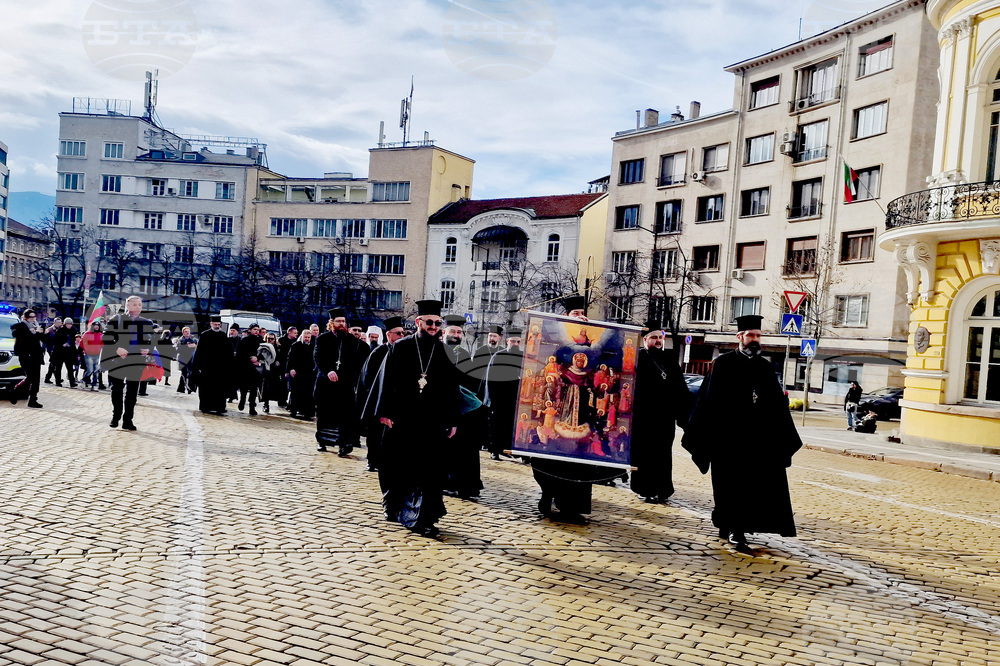 Патриарх Даниил - света литургия - шествие