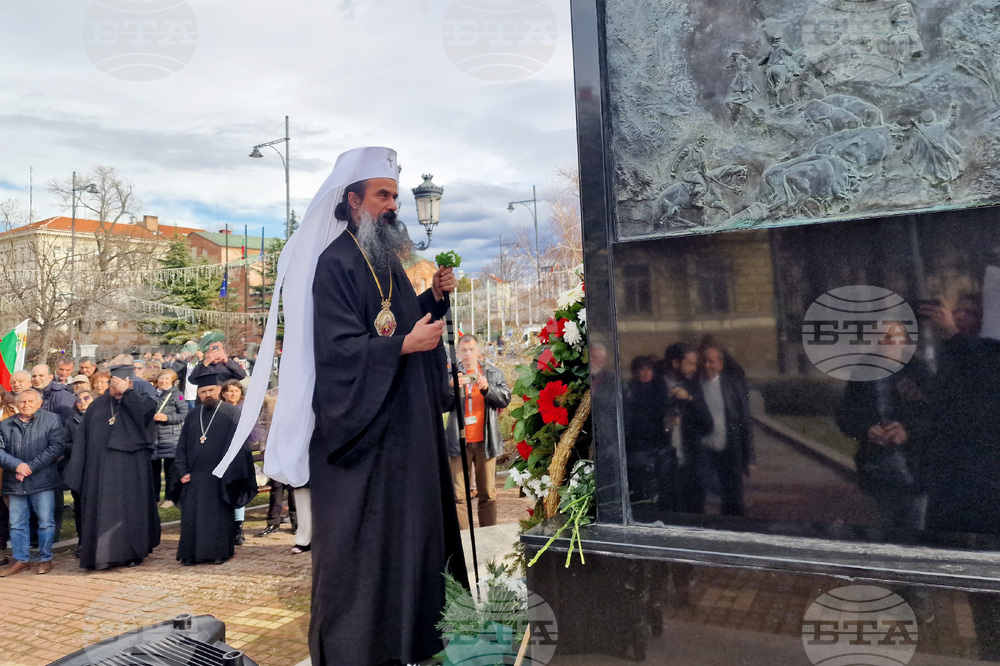Патриарх Даниил - света литургия - шествие