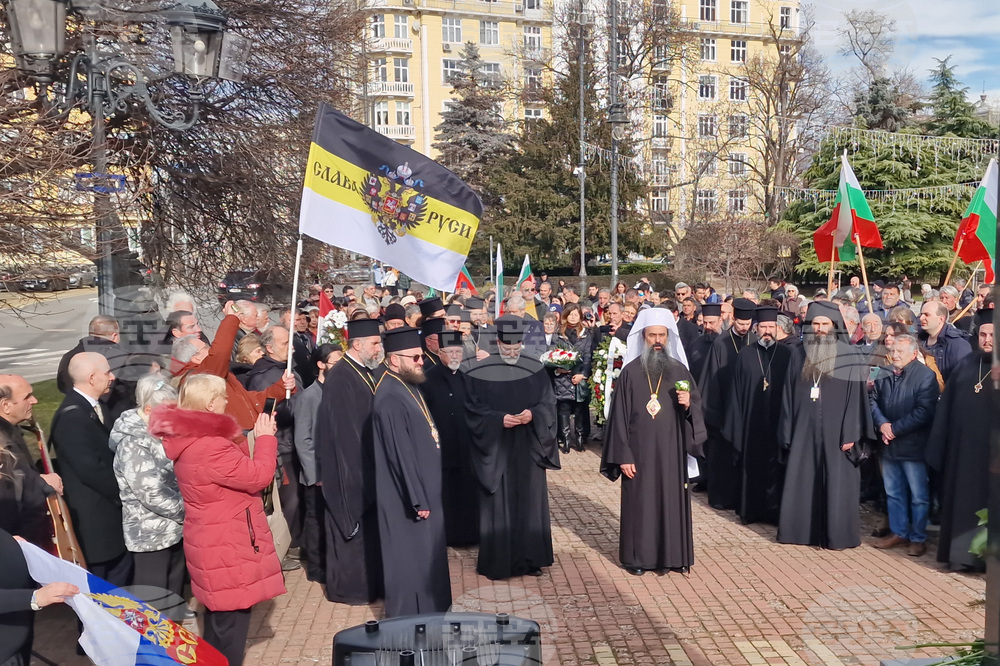 Патриарх Даниил - света литургия - шествие