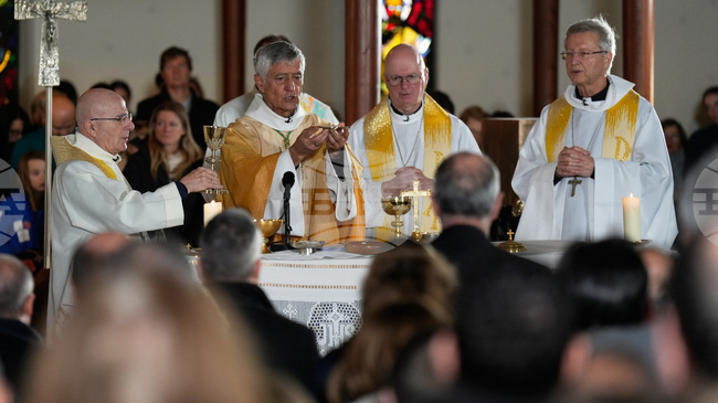 Полицията идентифицира телата на още 16 жертви на пожара в швейцарския ски курорт Кран Монтана; сред тях е 14-годишно момиче