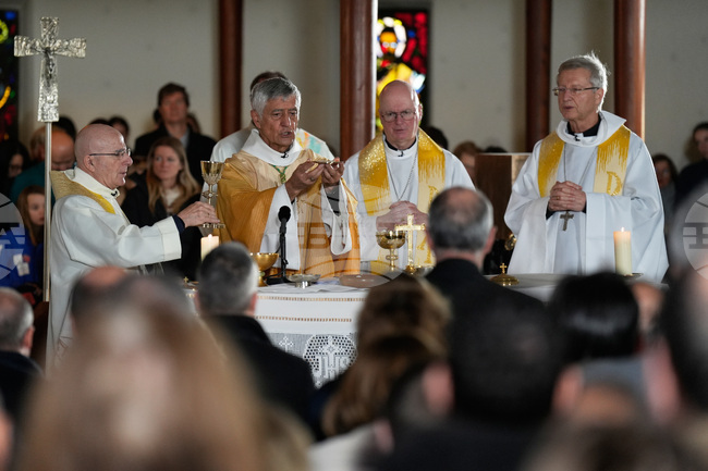 Полицията идентифицира телата на още 16 жертви на пожара в швейцарския ски курорт Кран Монтана; сред тях е 14-годишно момиче