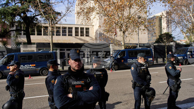 Испанската полиция арестува китайски собственик на фризьорски салон по подозрения във финансиране на "Хамас"