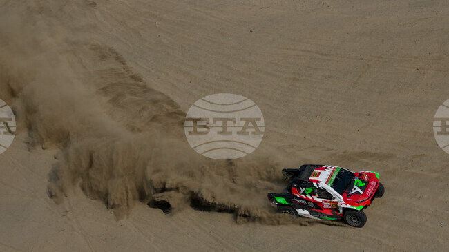 Белгиецът Гийом Де Мевиус поведе в рали Дакар след първия етап, миналогодишният победител Ал-Раджи изостана след наказание