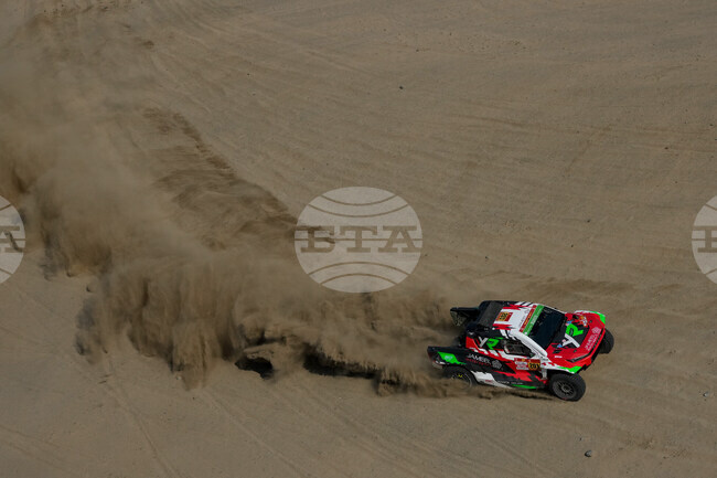 Белгиецът Гийом Де Мевиус поведе в рали Дакар след първия етап, миналогодишният победител Ал-Раджи изостана след наказание