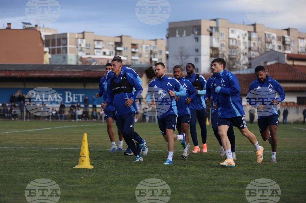 Футболният Левски проведе две тренировки днес на лагера в Белек