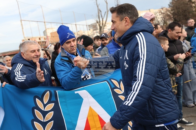 Левски започна зимната си подготовка с 23-а футболисти, но без напускащия Цунами и болния Светослав Вуцов