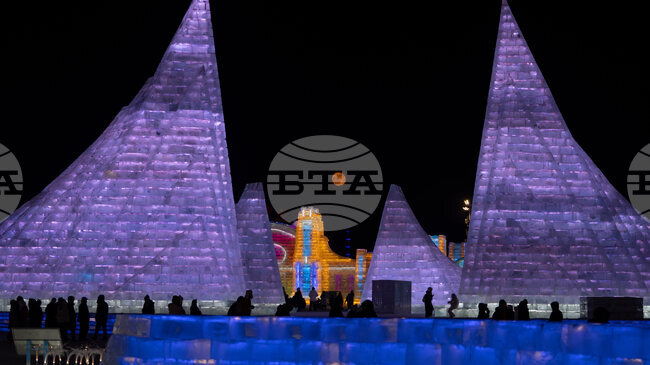 Фестивалът на ледените скулптури преобразява китайския град Харбин 