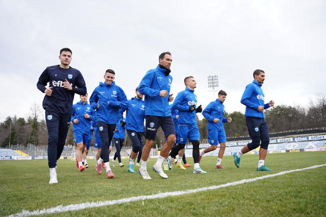 Футболистите на Арда подновиха тренировки, клубът търси централен нападател