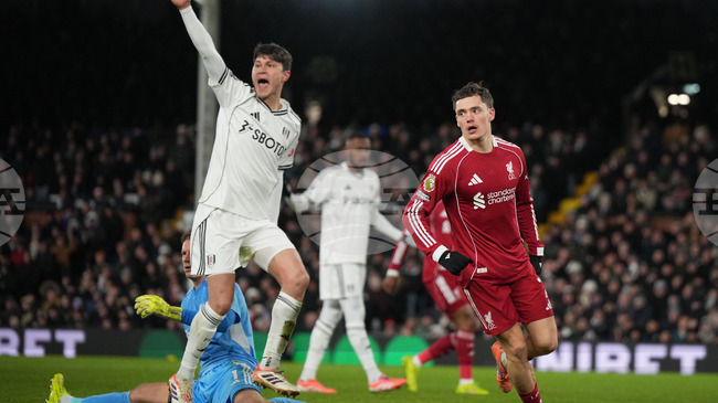 Ливърпул и Фулъм направиха зрелищно равенство във Висшата лига след два гола в добавеното време