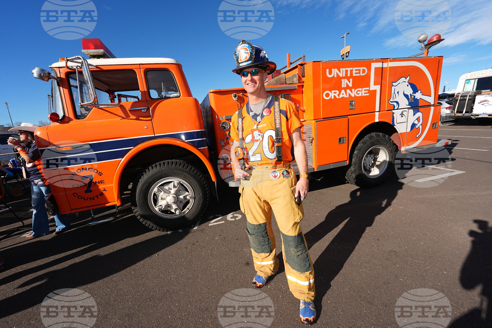 Chargers Broncos Football