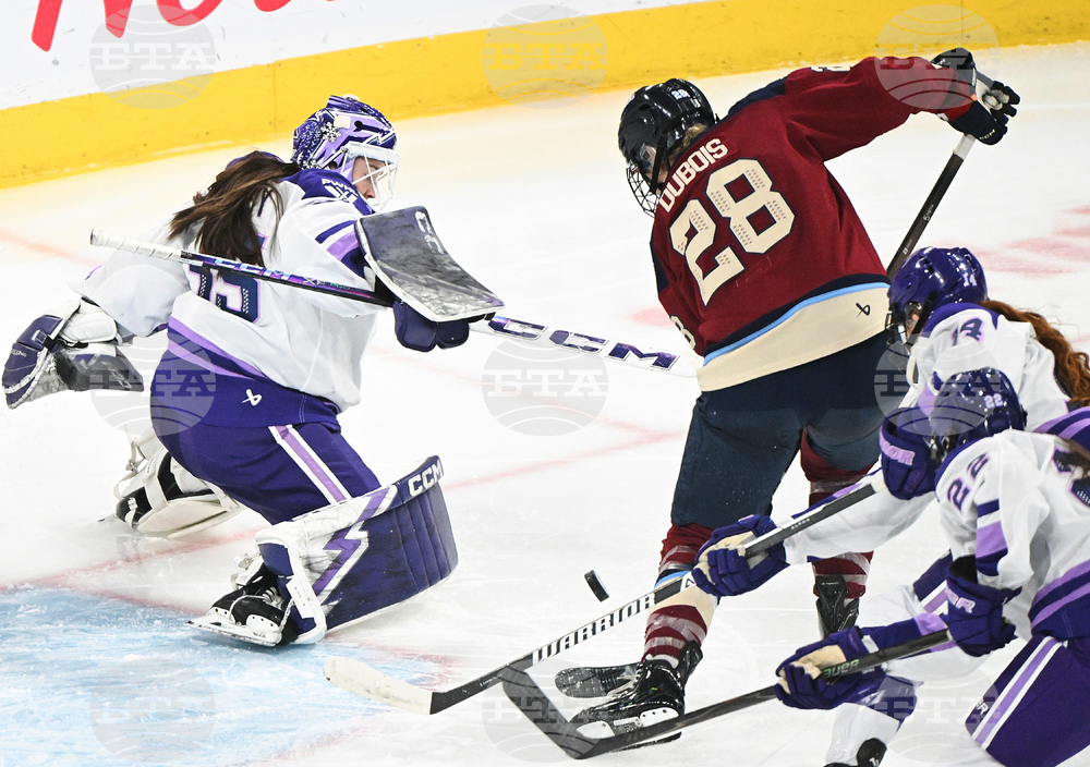 PWHL Frost Victoire Hockey