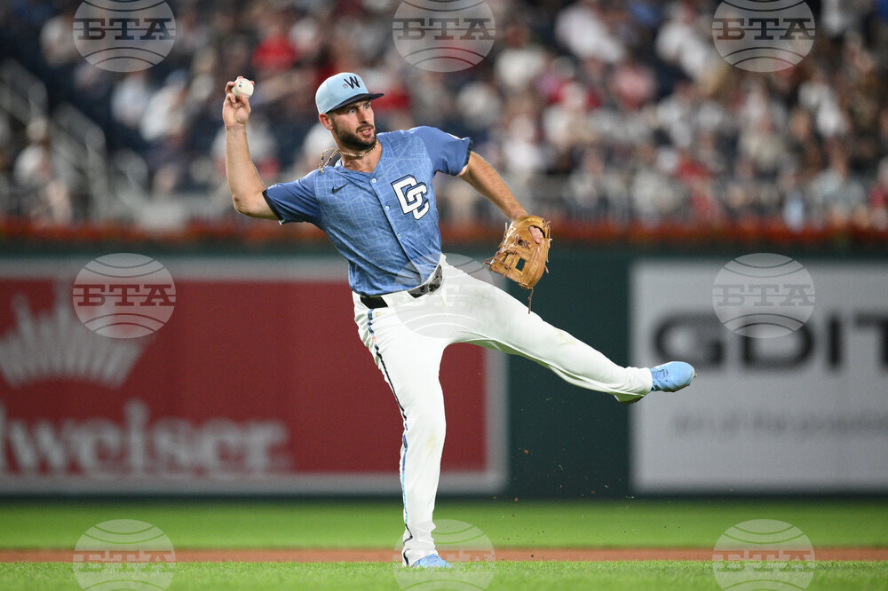 Yankees-DeJong Baseball