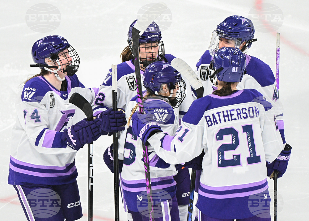 PWHL Frost Victoire Hockey