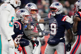 Dolphins Patriots Football