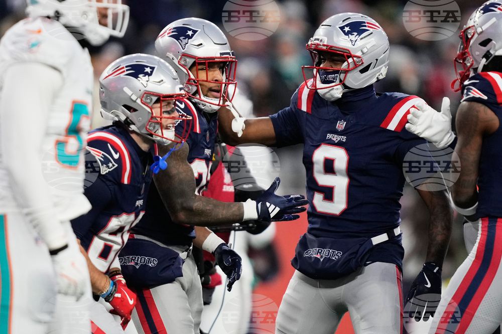 Dolphins Patriots Football