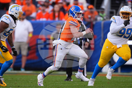 Chargers Broncos Football