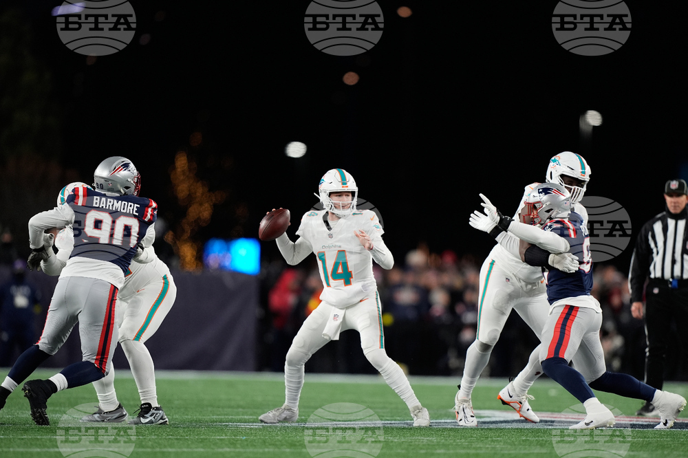 Dolphins Patriots Football