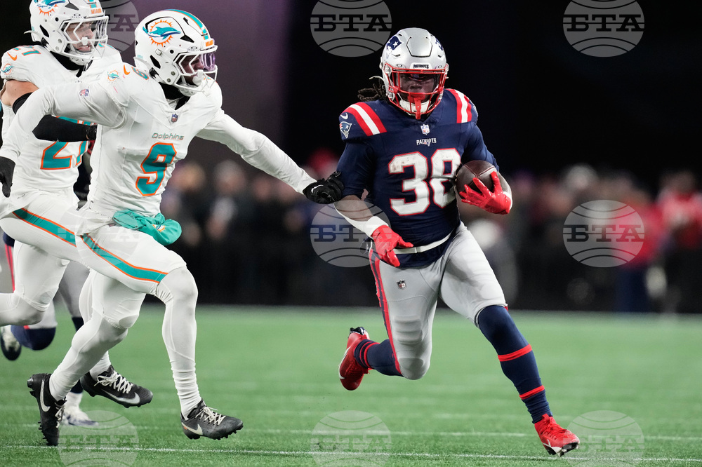 Dolphins Patriots Football