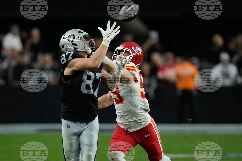 Chiefs Raiders Football