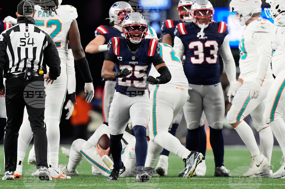 Dolphins Patriots Football