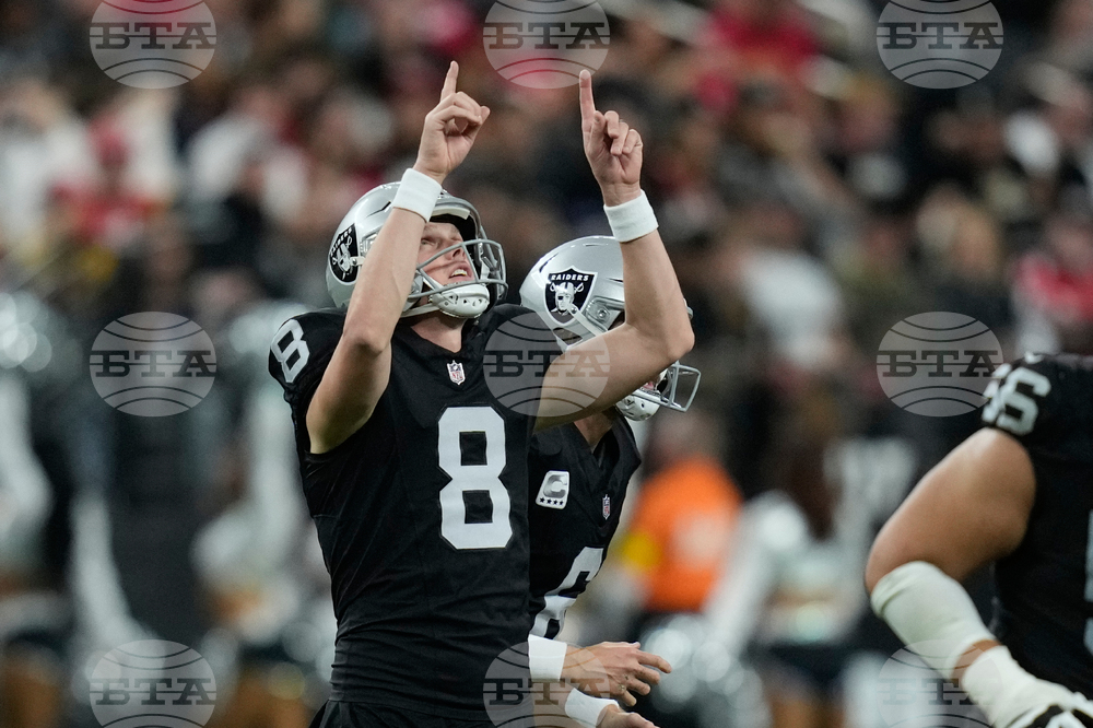 Chiefs Raiders Football