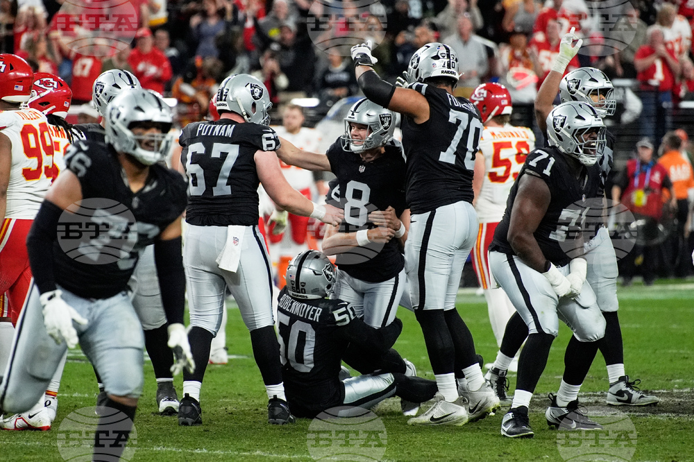 Chiefs Raiders Football