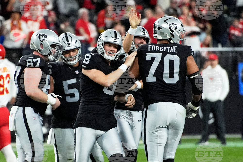 Chiefs Raiders Football