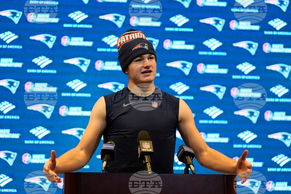 Dolphins Patriots Football