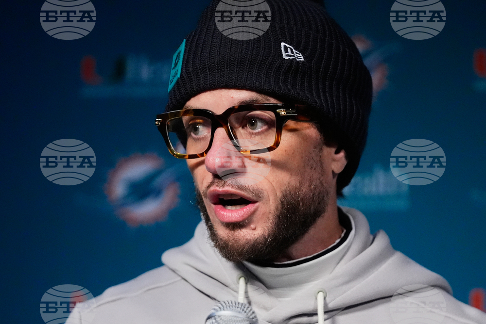 Dolphins Patriots Football