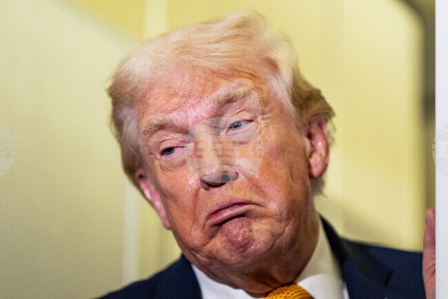 Тръмп оцвети на картата Канада и Гренландия като американското знаме