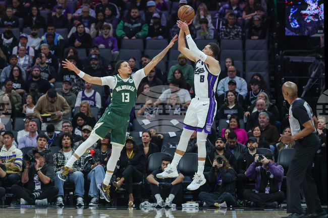 APTOPIX Bucks Kings Basketball