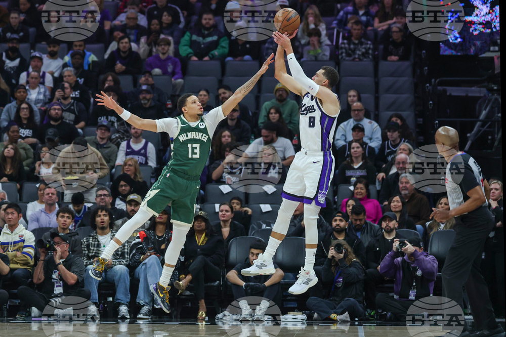 APTOPIX Bucks Kings Basketball