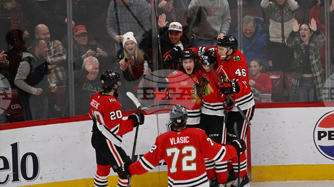 Чикаго вкара седем гола на Сейнт Луис и постигна четвърта поредна победа в Националната хокейна лига