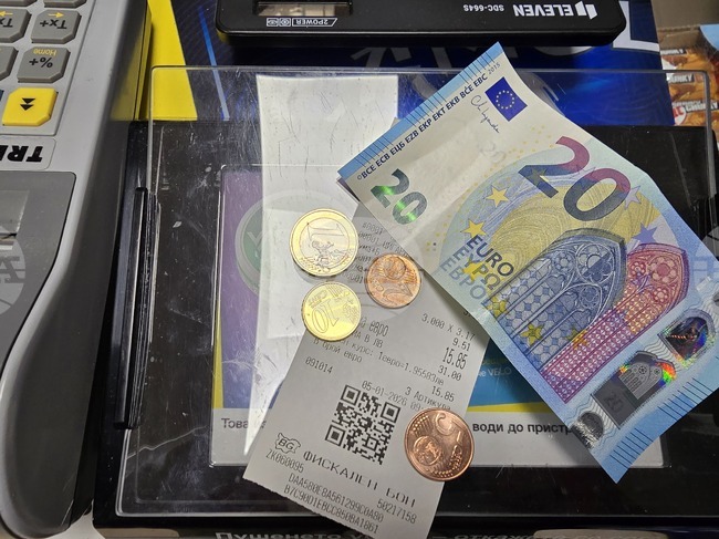 Повече търпение е необходимо при пазаруване в периода на двойно обращение, според търговци във Видин