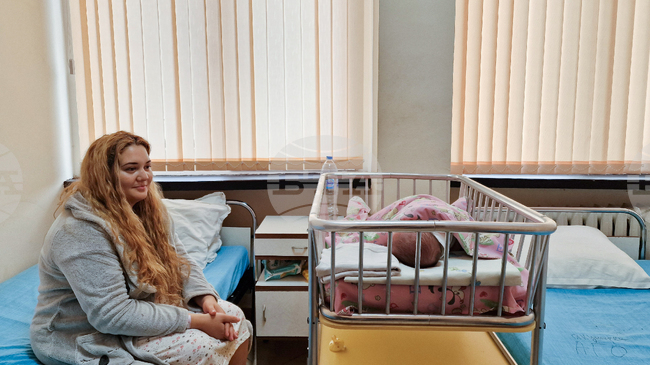 Първото бебе в Самоков за тази година се казва Красимира, майката получи парична премия от кмета