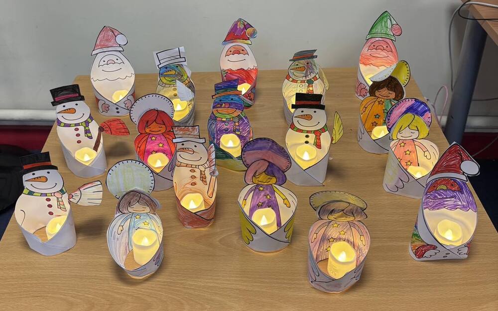 Нека продължим да градим общност, в която корените ни са силни, а бъдещето – светло, пожелаха преподавателите от училище „Звънче“ в Лондон