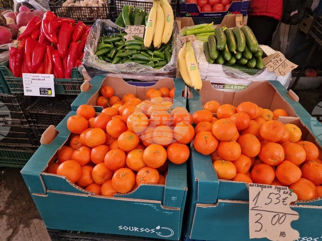 Гражданите в Търговище плащат предимно в левове, коментират търговци