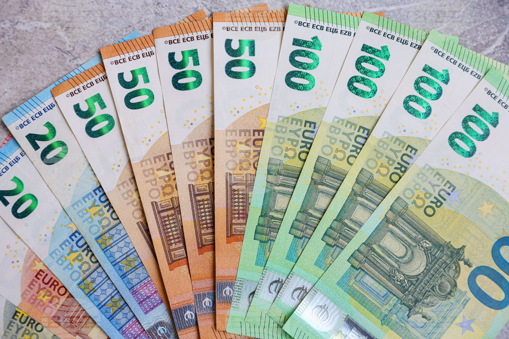 Бургас - евробанкноти и монети