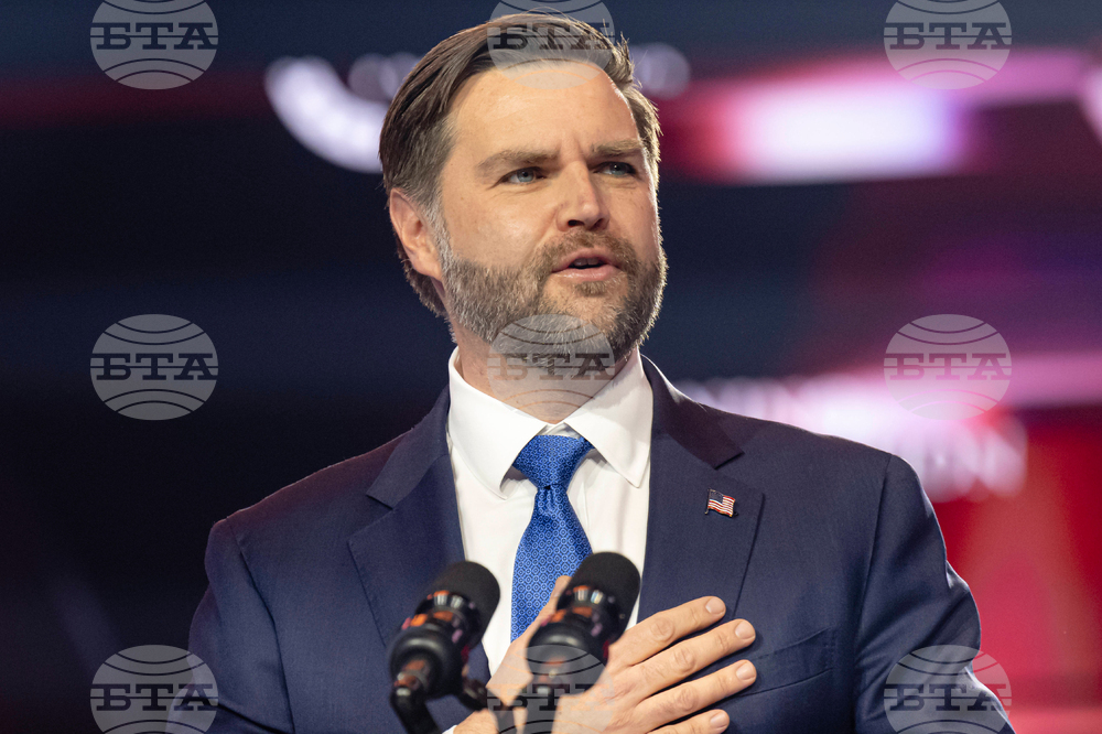 Сикрет Сървис съобщи, че нейни служители са арестували мъж, счупил прозорци на жилището на вицепрезидента Джей Ди Ванс в Охайо