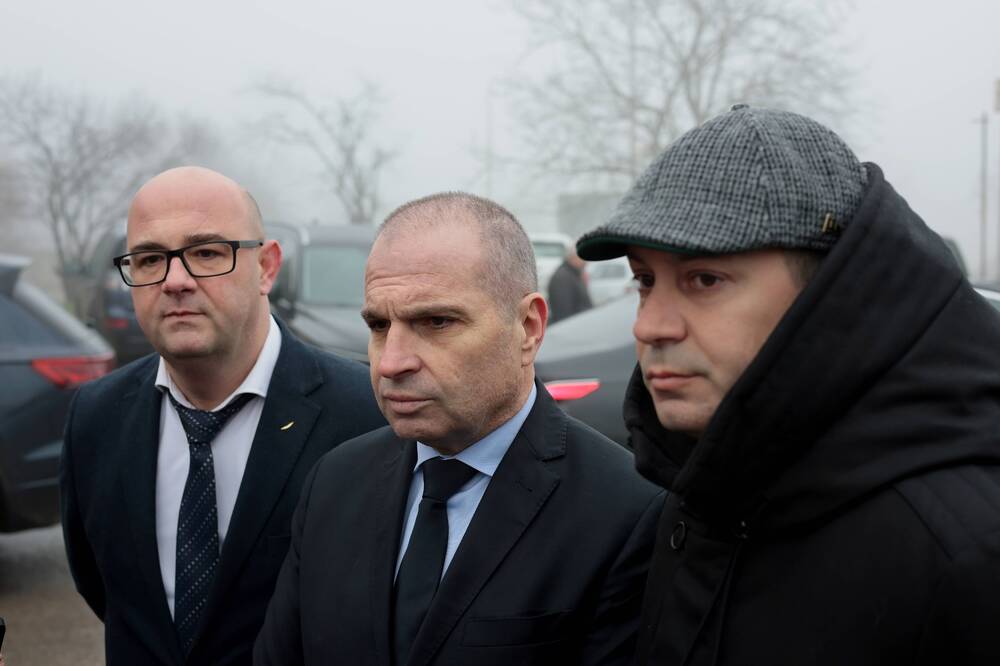 Вицепремиерът Гроздан Караджов: Изграждаме два нови пешеходни подлеза и спешни ограждения на жп линията във Враца