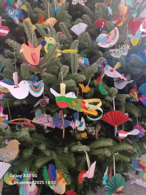 България участва в украсата на „Дървото на мира“ във Виена 