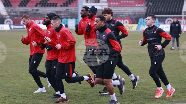 Локомотив София загуби от Радник Сурдулица в първата си контрола от лагера в Анталия