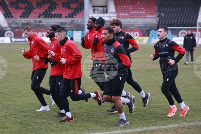 Локомотив София загуби от Радник Сурдулица в първата си контрола от лагера в Анталия
