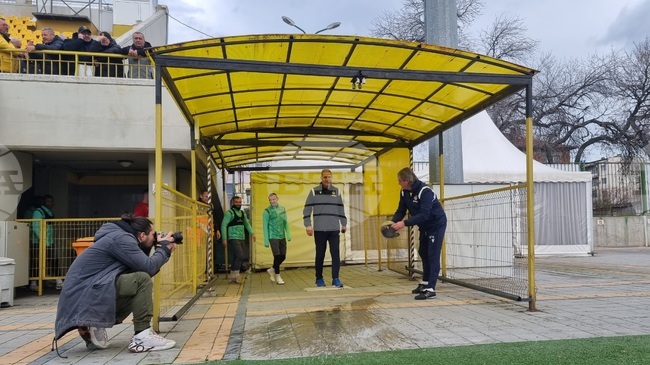 С група от 27 футболисти Ботев (Пловдив) започна зимната си подготовка