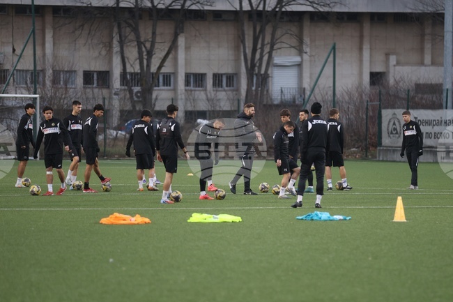 Лазар Марин се завръща в състава на Славия за мача със Спартак Варна