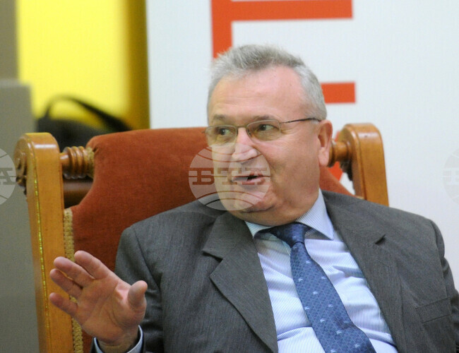 Аджерпрес: Присъединяването към еврозоната трябва да бъде национален проект на Румъния, каза бившият главен преговарящ на страната с ЕС Василе Пушкаш