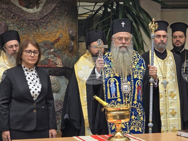 Митрополит Николай отслужи молебен в Областна администрация Пловдив