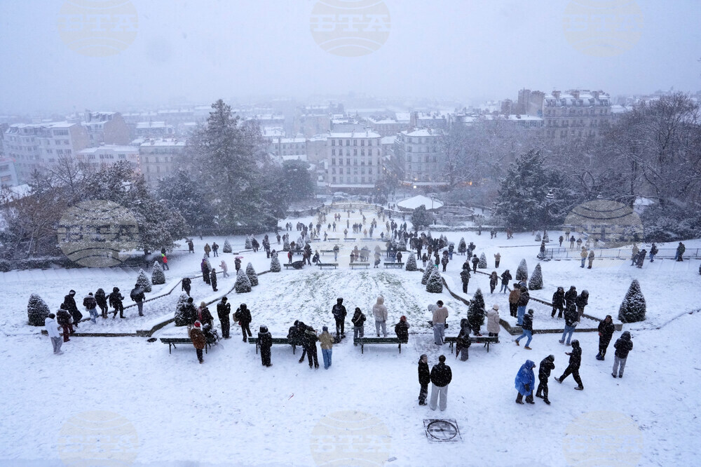 Западна Европа се подготвя за нови снеговалежи и поледици