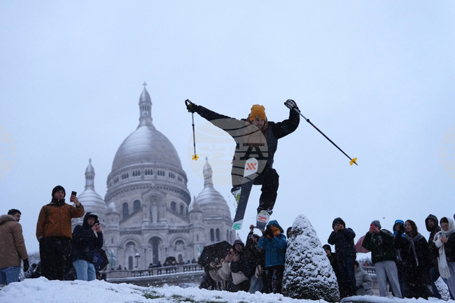 APTOPIX France Extreme Weather